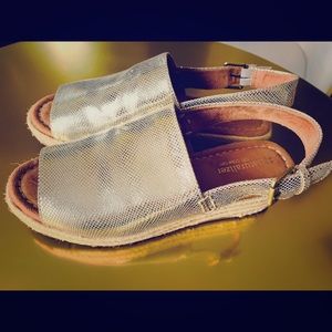 Comfortable never worn platform sandals